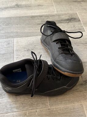 Shimano AM5 Mountain MTB
Bicycle Riding Lace Strap Shoes
Black Mens US 9.7 EU 44